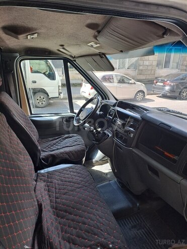 Ford Transit-7