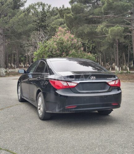 Hyundai Sonata-4