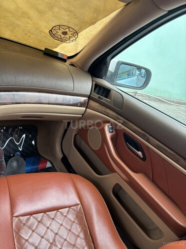 BMW 528-9