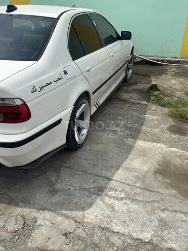 BMW 528-5