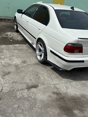 BMW 528-4