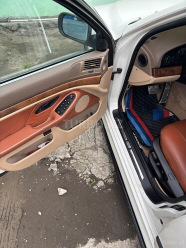 BMW 528-6