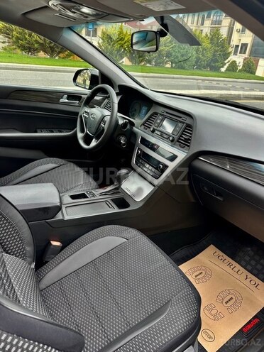 Hyundai Sonata-13