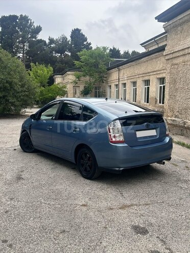 Toyota Prius-5