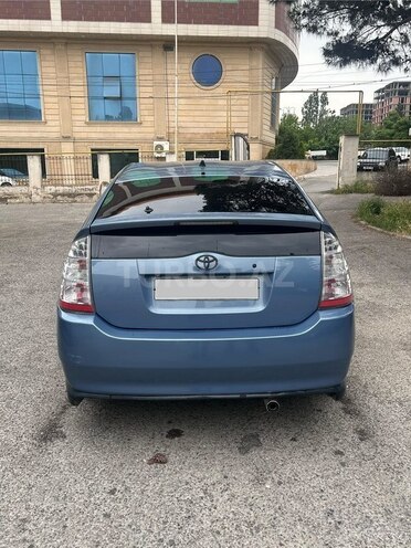 Toyota Prius-4