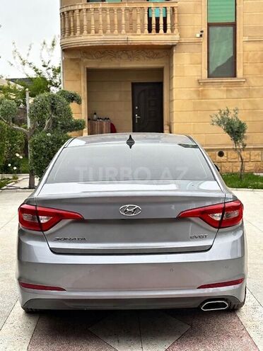 Hyundai Sonata-4