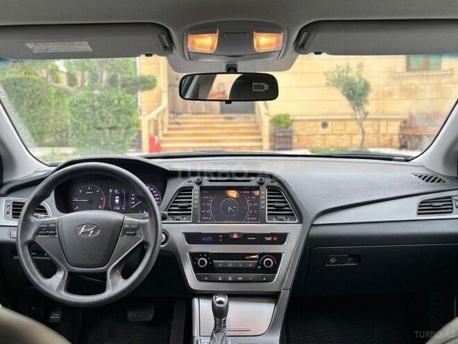 Hyundai Sonata-5