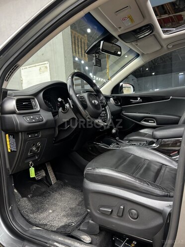 Kia Sorento-12