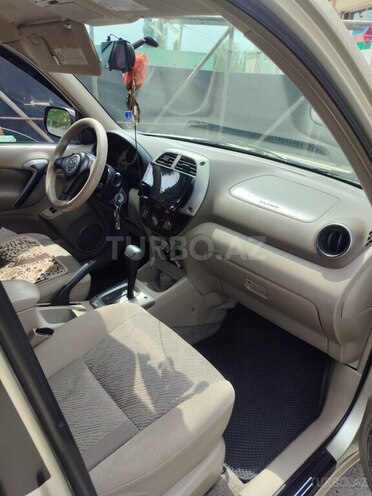 Toyota RAV4-5