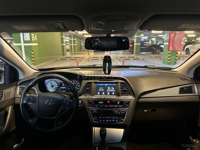 Hyundai Sonata-4