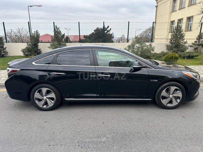 Hyundai Sonata-5