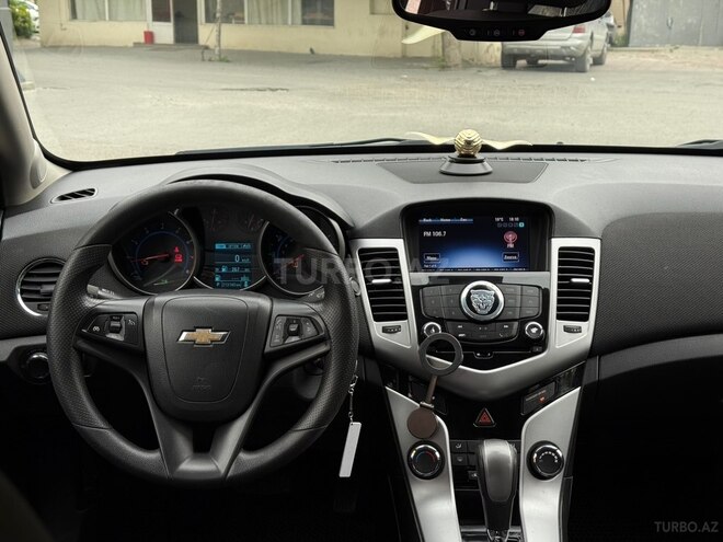 Chevrolet Cruze-16