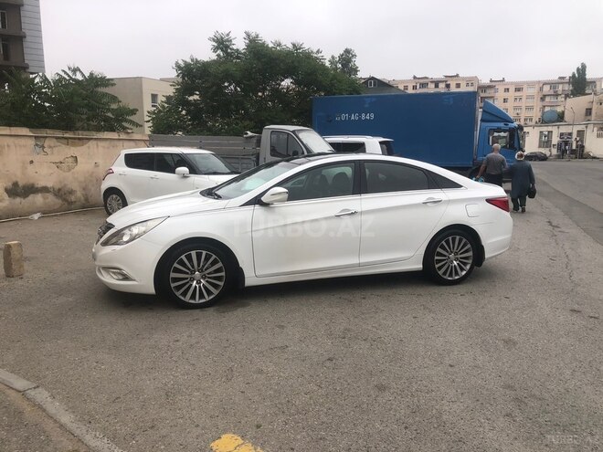 Hyundai Sonata-5