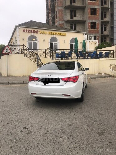 Hyundai Sonata-2