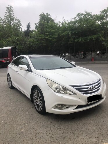 Hyundai Sonata-4
