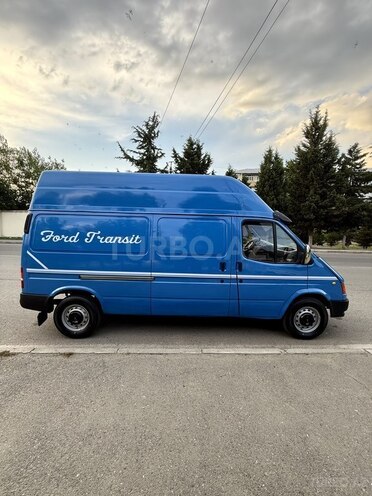 Ford Transit-16
