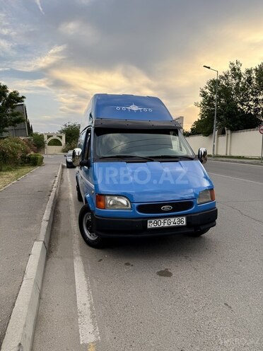 Ford Transit-1