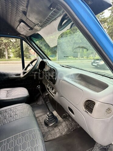 Ford Transit-8