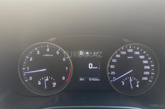Hyundai Elantra-14