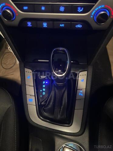 Hyundai Elantra-18