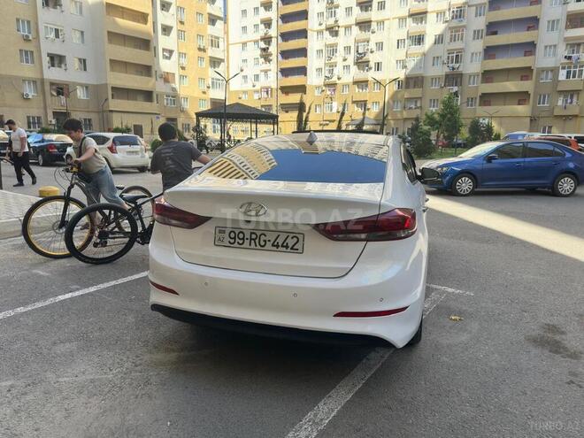 Hyundai Elantra-7