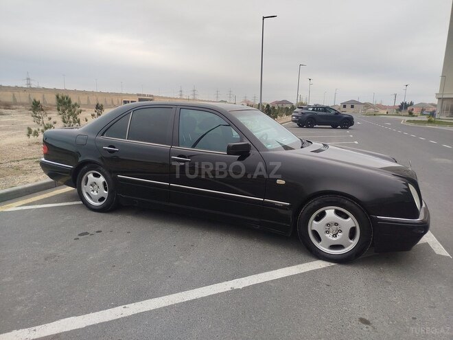 Mercedes E 240-3
