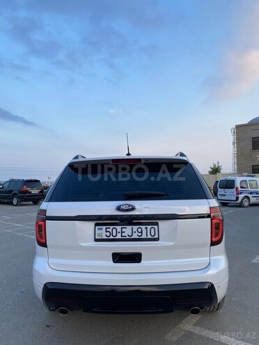 Ford Explorer-8