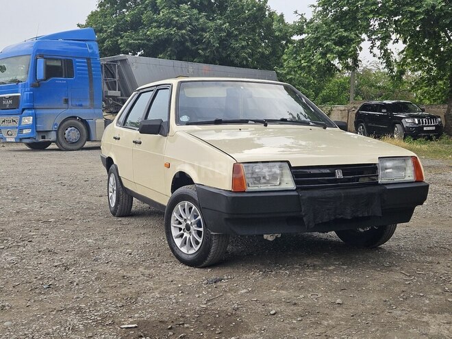 LADA (VAZ) 21099-2