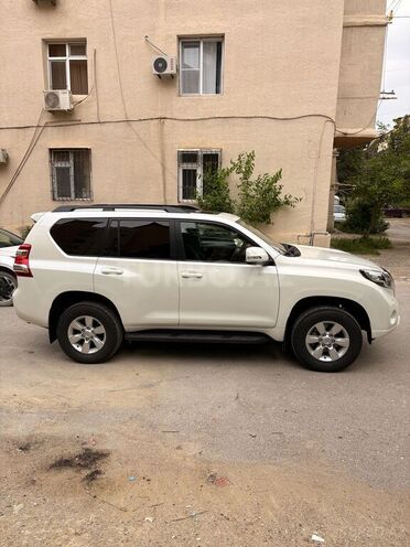 Toyota Land Cruiser Prado-3