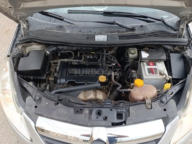Opel Corsa-11