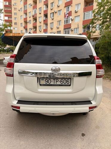 Toyota Land Cruiser Prado-4