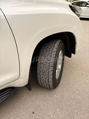 Toyota Land Cruiser Prado-12