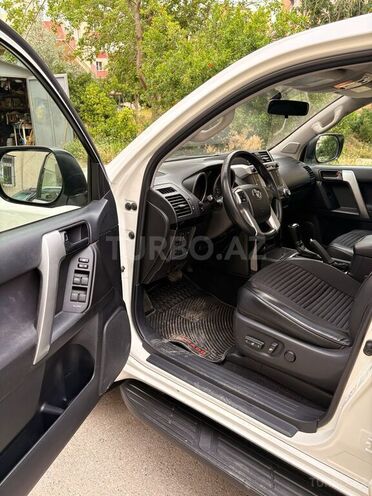 Toyota Land Cruiser Prado-9