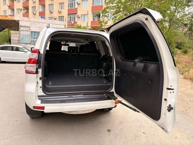 Toyota Land Cruiser Prado-8