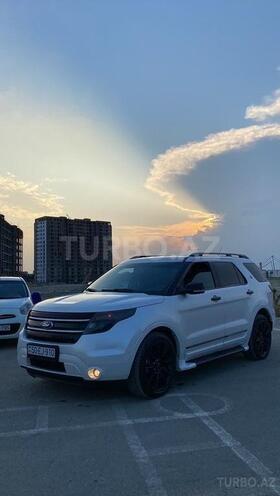 Ford Explorer-2