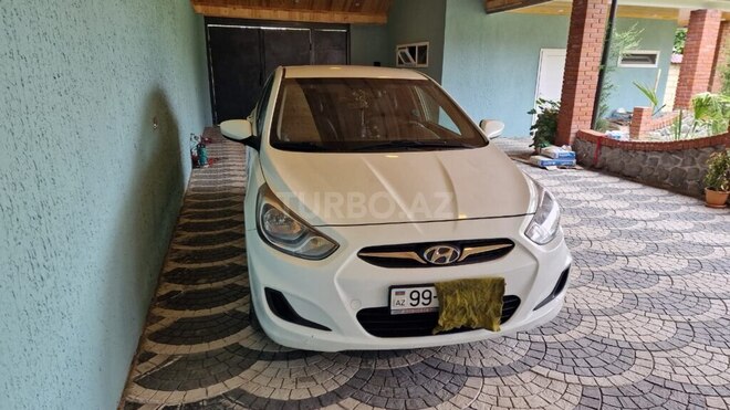 Hyundai Accent-1