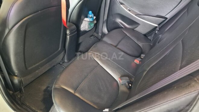 Hyundai Accent-8