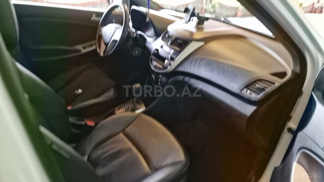 Hyundai Accent-6
