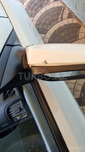 Hyundai Accent-10