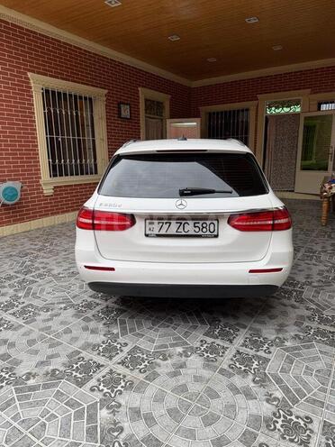 Mercedes E 300 d-3