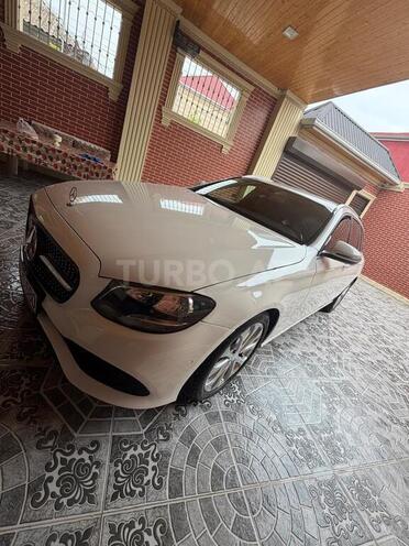 Mercedes E 300 d-16