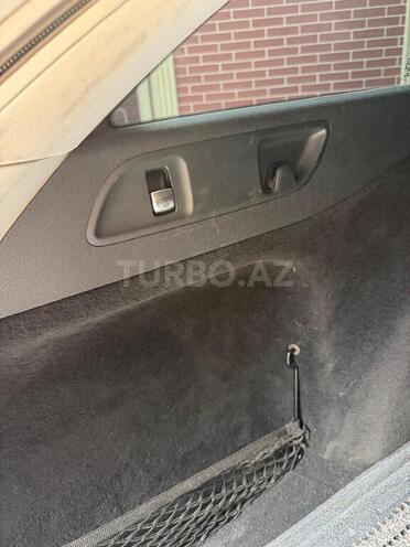 Mercedes E 300 d-13