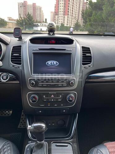 Kia Sorento-12
