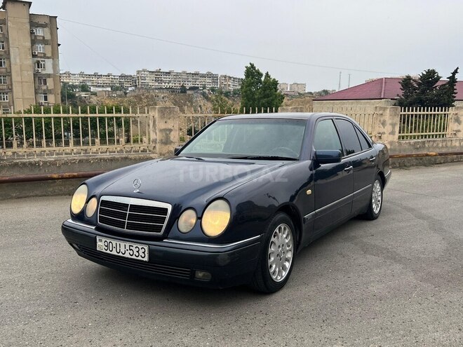 Mercedes E 240-2