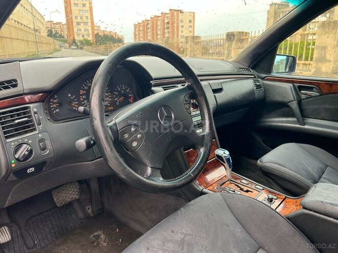 Mercedes E 240-9