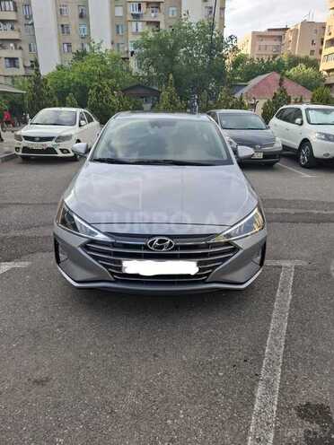 Hyundai Elantra-1