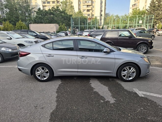 Hyundai Elantra-5