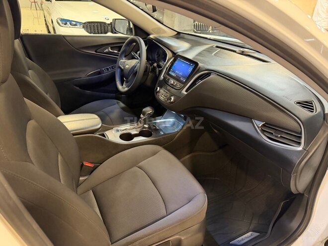 Chevrolet Malibu-13