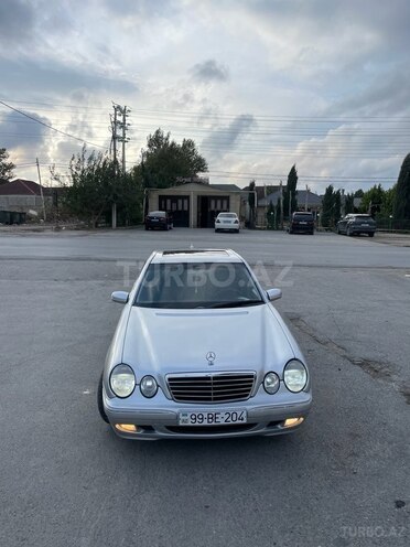Mercedes E 200-1
