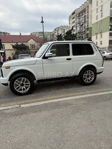 LADA (VAZ) Niva-8